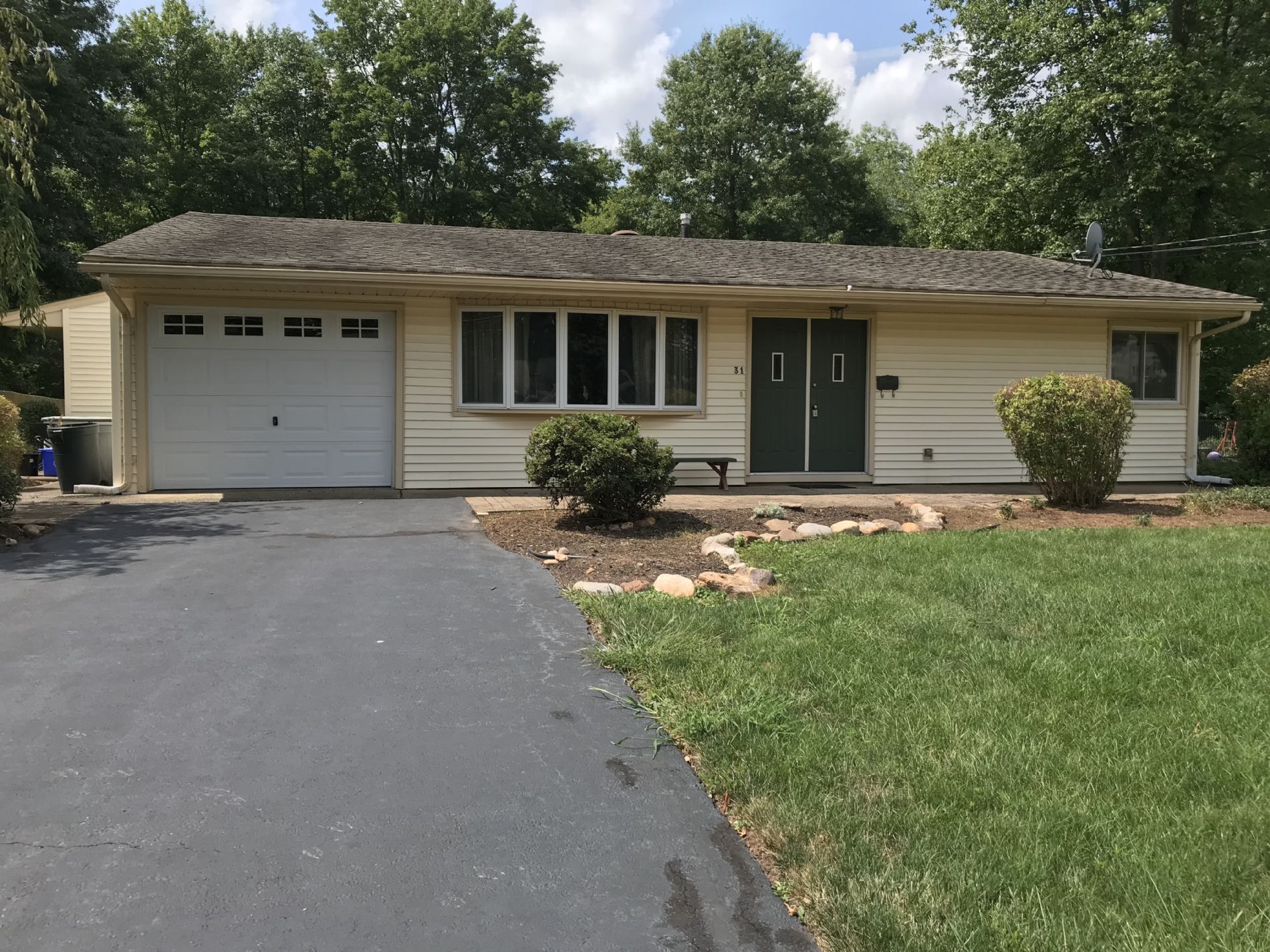 Kendall Park Home, NJ Real Estate Listing